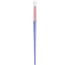 Essence Fluffy Dreams Eyeshadow Blender Brush - AllurebeautypkEssence Fluffy Dreams Eyeshadow Blender Brush