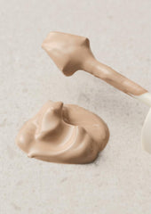 The Body shop Fresh Nude Foundation NATURAL LOOKING FINISH FOR 24HR MOISTURE, SUITABLE FOR SENSITIVE SKIN & DERMATOLOGICALLY TESTED (MEDIUM 2N)