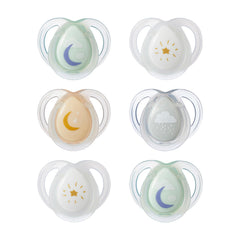 Tommee Tippee Nighttime Pacifiers, 0-6 Months, 6 Pack of Glow in The Dark Pacifiers with Symmetrical Silicone baglet