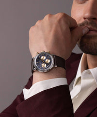 Timex Men's Chronograph Quartz Watch with Leather Strap TW2W60400