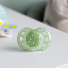 Tommee Tippee Night Time Soothers, Symmetrical Orthodontic Design, BPA-Free Silicone Baglet, 18-36m, Pack of 6 Dummies