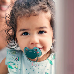 AVENT Philips Ultra Soft Pacifier 2 Pack - BPA-Free Dummy for Babies from 6-18 Months (Model SCF091/04)