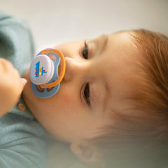 AVENT Philips Ultra Air Dummies, 6-18 Months, Orthodontic and 0% BPA, 2 Pieces, with Sterilisation and Carry Case, SCF080/18