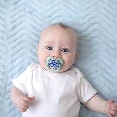 Dr. Brown's Advantage Glow-in-the-Dark Baby Pacifier, Fully Symmetrical Soother with Soft Silicone Bulb, 0-6m, BPA Free, Blue Ocean, 2 Pack (Style May Vary)