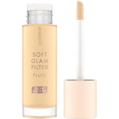 Catrice Soft Glam Filter Fluid - Luminous Make Up Base & Highlighter for Radiant Complexion - With Vitamin E & Squalene - Vegan & Cruelty Free