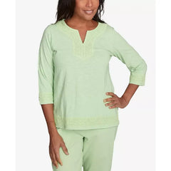 Alfred Dunner Women's Parrot Cay Solid Split Neck Lace Trim Top, Palm Green