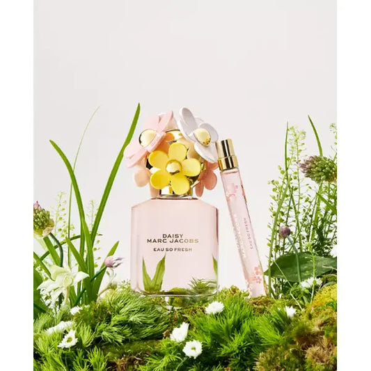 Marc Jacobs Daisy Eau So Fresh Eau de Toilette Travel Spray, Refreshing Fragrance, 0.33 oz
