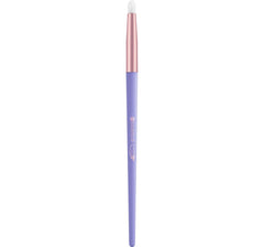 Essence Fluffy Dreams Eyeshadow Smudger Brush - AllurebeautypkEssence Fluffy Dreams Eyeshadow Smudger Brush