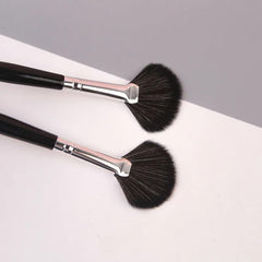 bold&beautiful Fan Shape Makeup Brush Set, 2 Pieces, for Facial Mask and Concealer Application