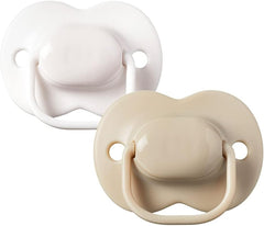 Tommee Tippee Moda Soothers for Newborns, Symmetrical Orthodontic Design, BPA-Free Silicone Baglet, Includes Steriliser Box, 0-6m, Pack of 2, OffWhite