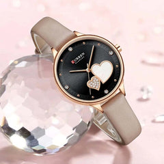 CURREN Women's Analogue Bracelet Watch, Dial with Hearts and Rhinestone Inlays, Extendable Faux Leather, Adjustable Buckle Clasp, Rosa, S, strip - Beige