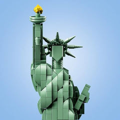 LEGO 21042 Architecture Statue of Liberty Model Building Kit, Collectable New York Souvenir Set, Gift Idea for Women, Men, Her or Him, Home Décor, Creative Activity