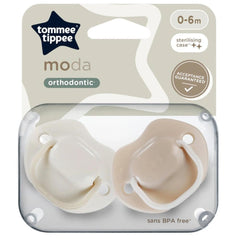 Tommee Tippee Moda Soothers for Newborns, Symmetrical Orthodontic Design, BPA-Free Silicone Baglet, Includes Steriliser Box, 0-6m, Pack of 2, OffWhite