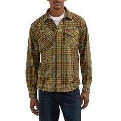 Wrangler® Men's Slim Fit Long Sleeve Woven Twill Shirt with Sunglasses Cleaner