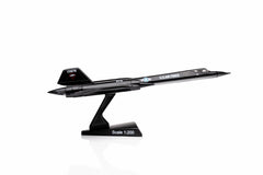 Daron Worldwide Trading SR-71 Blackbird Metal Vehicle (1:200 Scale), Black