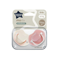 Tommee Tippee Moda Soothers for Newborns, Symmetrical Orthodontic Design, BPA-Free Silicone Baglet, Includes Steriliser Box, 0-6m, Pack of 2, Pink