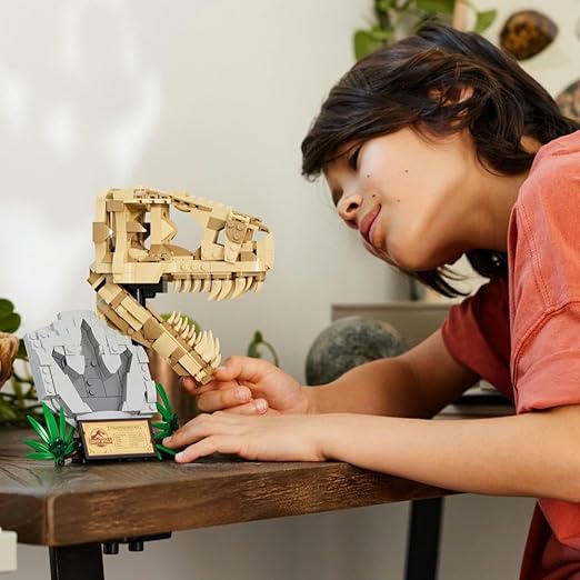 LEGO Jurassic World Dinosaur Fossils: T. rex Skull Toy for 9 Plus Year Old Boys, Girls & Kids, 3D Skeleton Model Kit with Opening Jaw and Display Stand, makes a Cool Dino Decoration, Gift Idea 76964