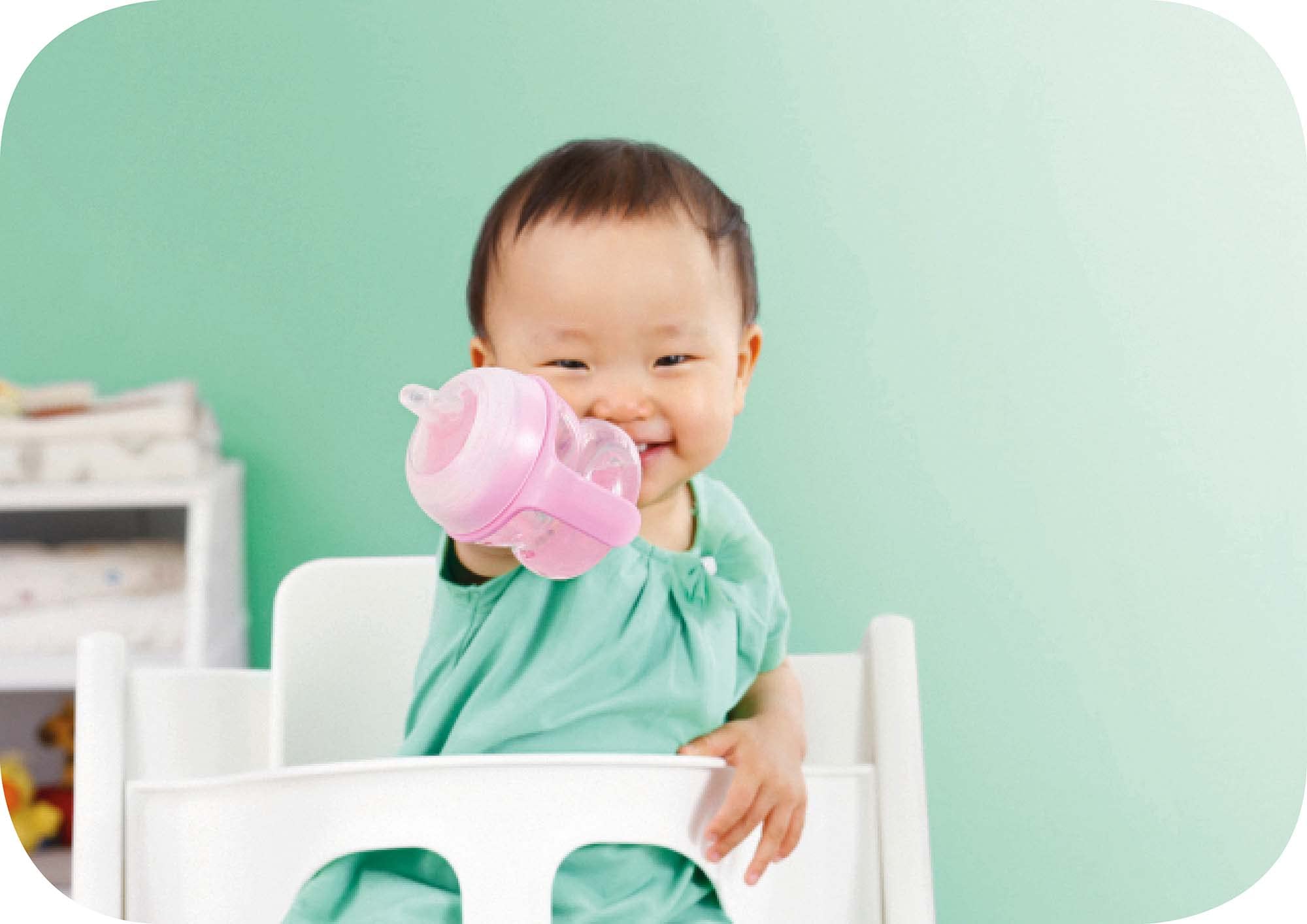 MAM Starter Cup (1 Count), MAM Sippy Cup, Drinking Cup with Extra-Soft Spill-Free Spout and Non-Slip Handles, for Girls 4+ Months, Five Ounces, Pink