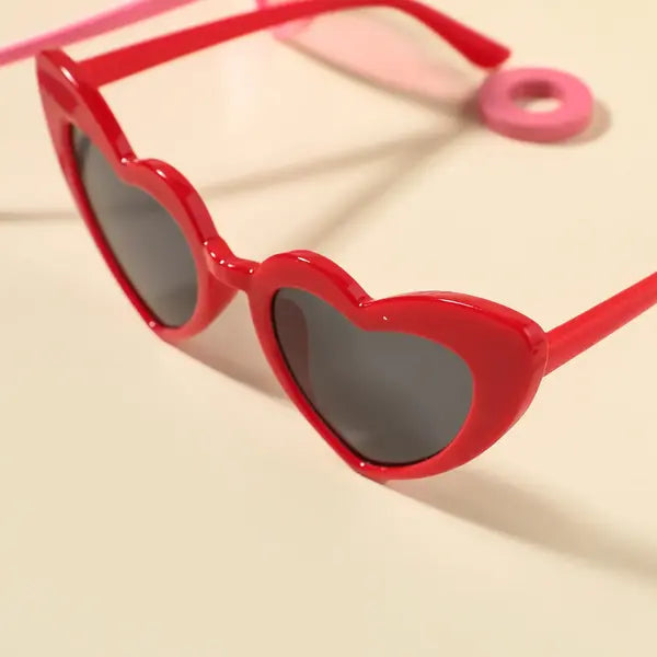 PATPAT Kids Glasses Trendy Heart Plastic Frame Decorative Glasses (Random Glasses Case Color) Red