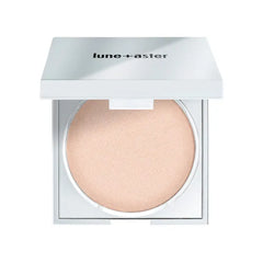 Lune+Aster SuperStar Highlighter - Universally flattering silk-textured champagne highlighter increases skin's luminosity