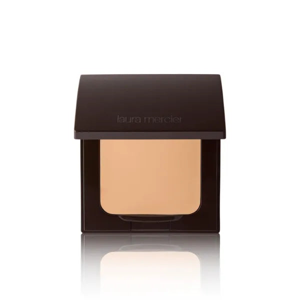 Laura Mercier Translucent Pressed Setting Powder, 12HR Shine Control, Sweat and Humidity Resistant, Cake-Free, Matte Finish, Includes Applicator