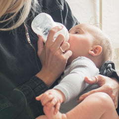 Tommee Tippee Closer to Nature Baby Bottles, Slow-Flow Breast-Like Teat with Anti-Colic Valve, 260ml, Pack of 2, Be Kind