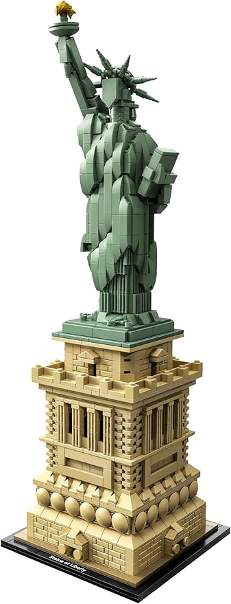 LEGO 21042 Architecture Statue of Liberty Model Building Kit, Collectable New York Souvenir Set, Gift Idea for Women, Men, Her or Him, Home Décor, Creative Activity