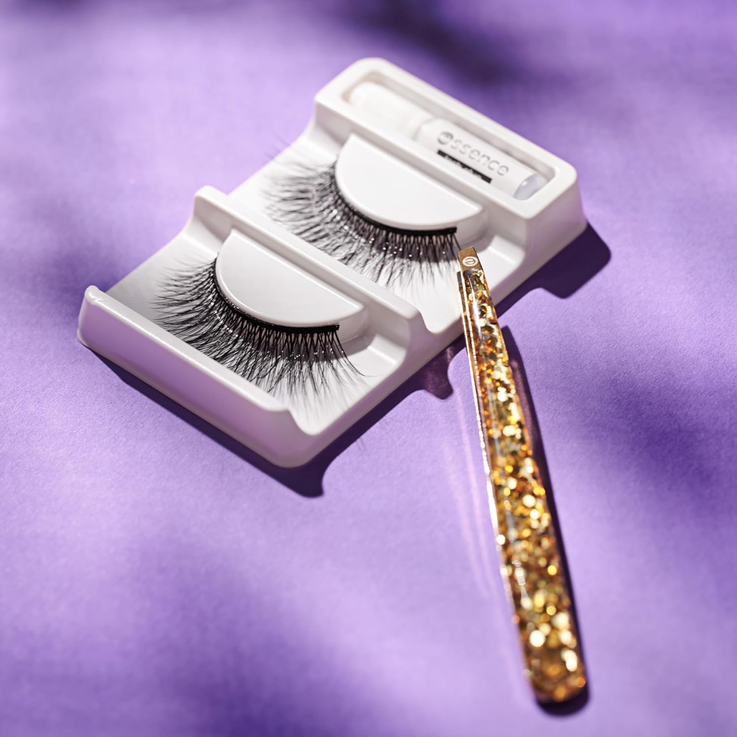 Essence Golden Days Ahead False Eyelashes 01 Focus On - AllurebeautypkEssence Golden Days Ahead False Eyelashes 01 Focus On