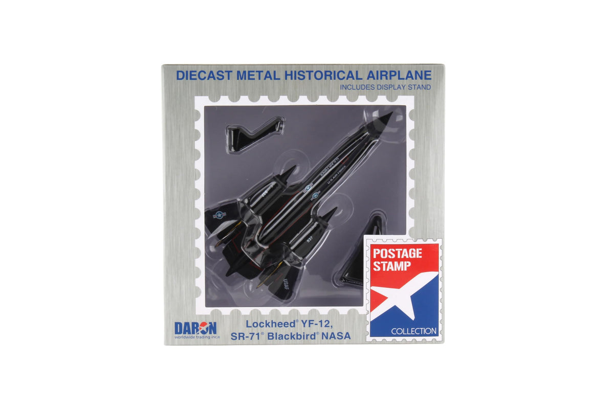 Daron Worldwide Trading SR-71 Blackbird Metal Vehicle (1:200 Scale), Black