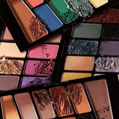 Wet n Wild Wet 'n' Wild â€“Lidschatten Palette Make-up, 10 hochpigmentierte Farben - Mix aus Schimmer + Matt in einer Lidschattenpalette, Nude Awakening. 10g