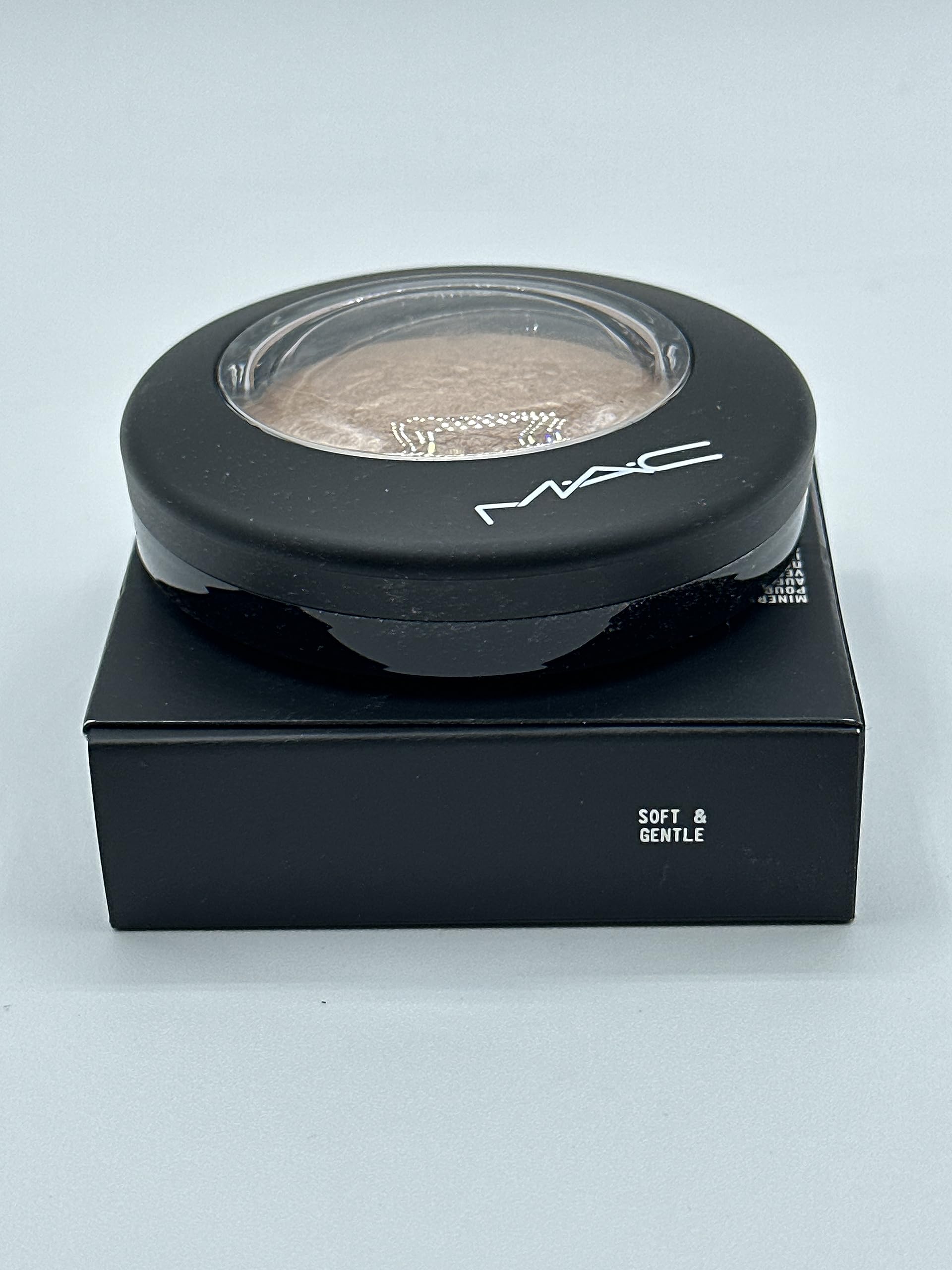 MAC Mineralize Soft And Gentle Skinfinish Face Powder For Women, 10 gm