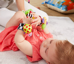 Lamaze Gardenbug Wrist Rattle & Footfinder Set – Infant Sensory Toy for Hands & Feet – Encourages Motor Skills – 0+ Months