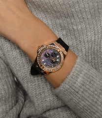 GUESS Women's Quartz Watch with Analog Display and Silicone Strap GW0118L1