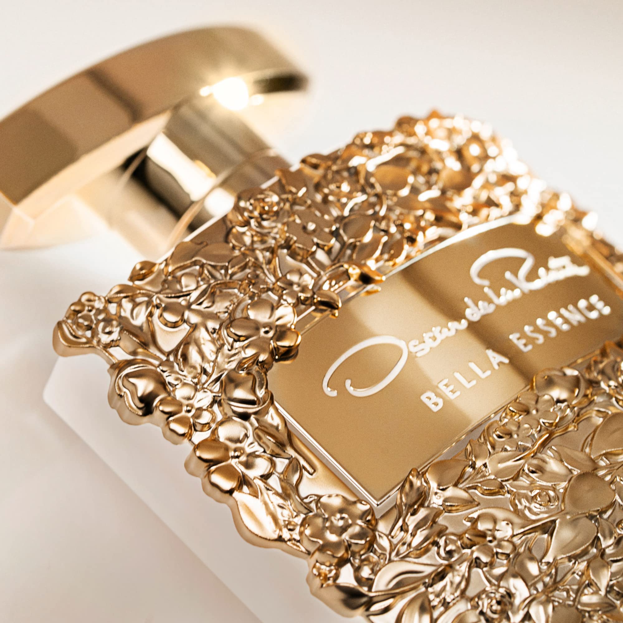Bella Essence Eau De Parfum Spray By Oscar De La Renta