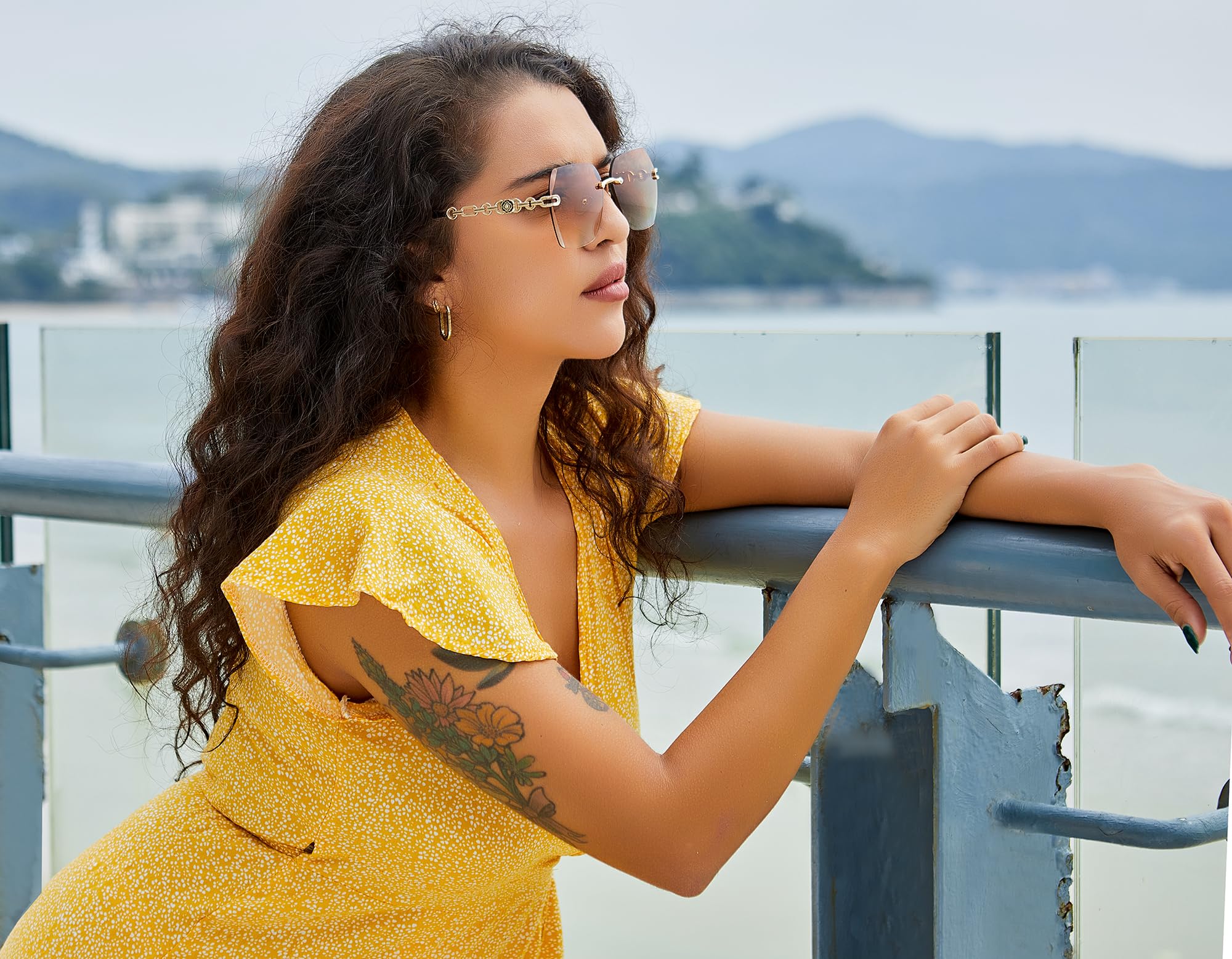 Rimless Sunglasses for Women Metal Square Frame Classic Diamond Grandient lens Eyewear UV Protection Fashion Shades for Women B2567