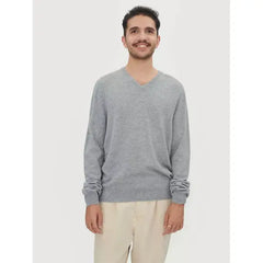 Gobi Cashmere Essential V-Neck Sweater