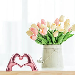 Lynagert Small Heart Hands Sculpture Decor for Living Room Bedroom Bookshelf Coffe Table and Office Display, Love Finger Statue Modern Aesthetic Home Decor, Unique Gift for Wedding Christmas Birthday